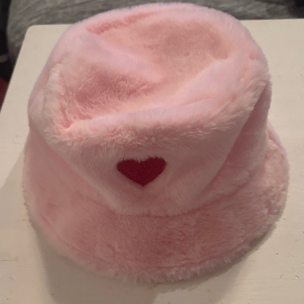 NWOT Claire's Pink Fuzzy Bucket Hat with Red Heart